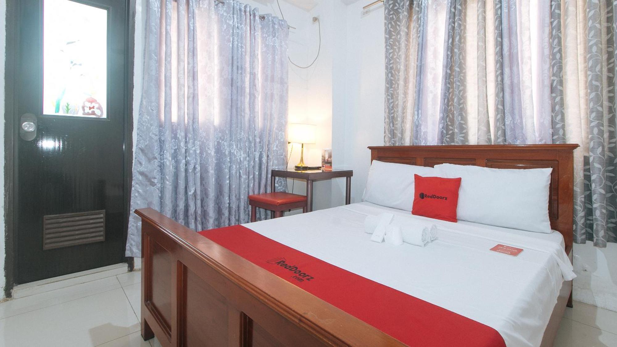 Reddoorz Near Lrt 2 Antipolo Station Hotel Exterior foto