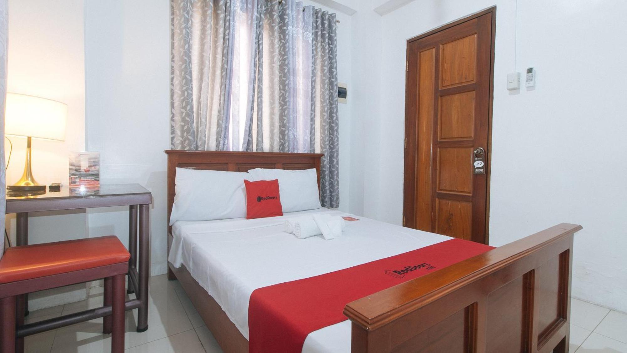 Reddoorz Near Lrt 2 Antipolo Station Hotel Exterior foto