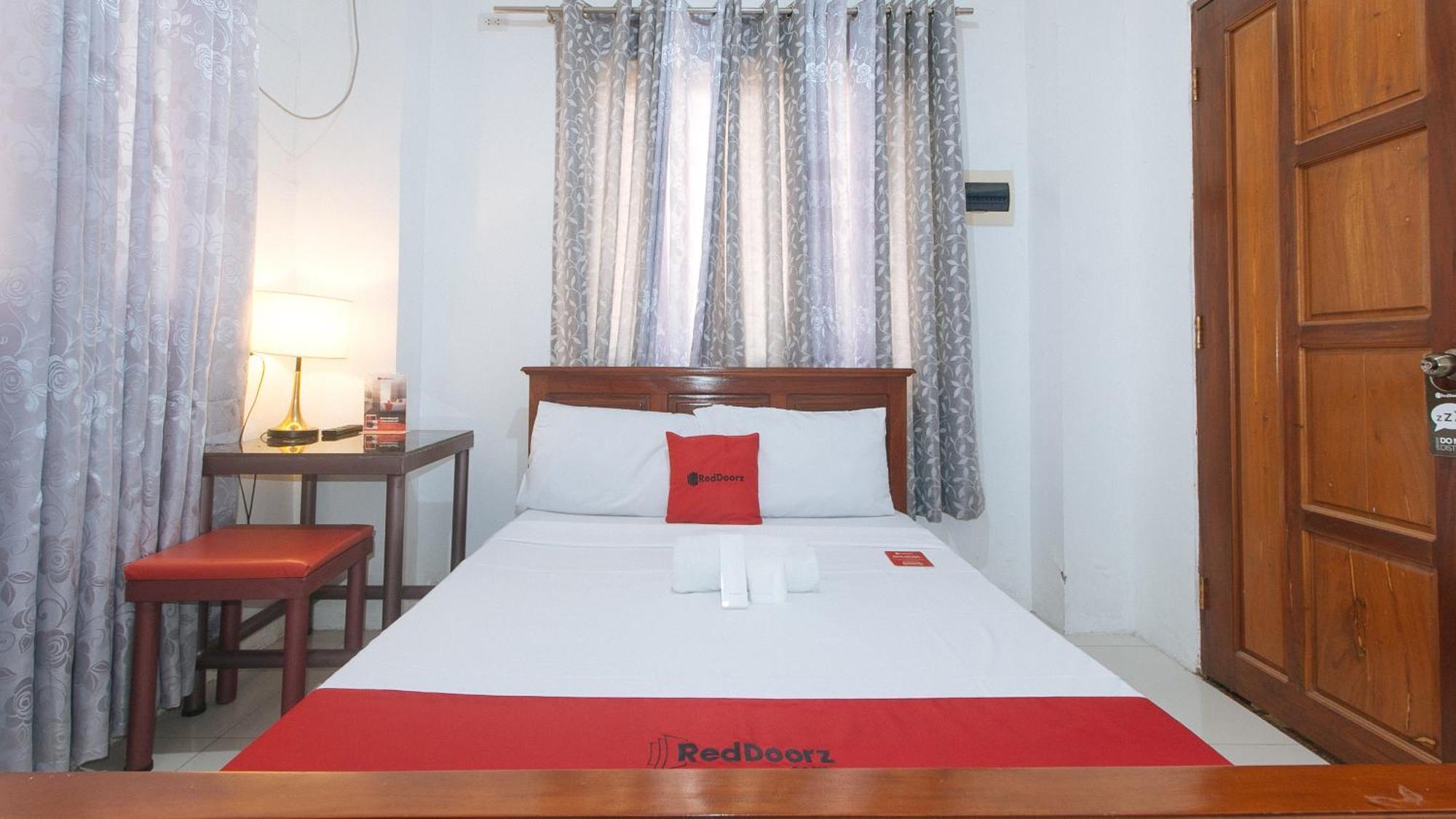 Reddoorz Near Lrt 2 Antipolo Station Hotel Exterior foto